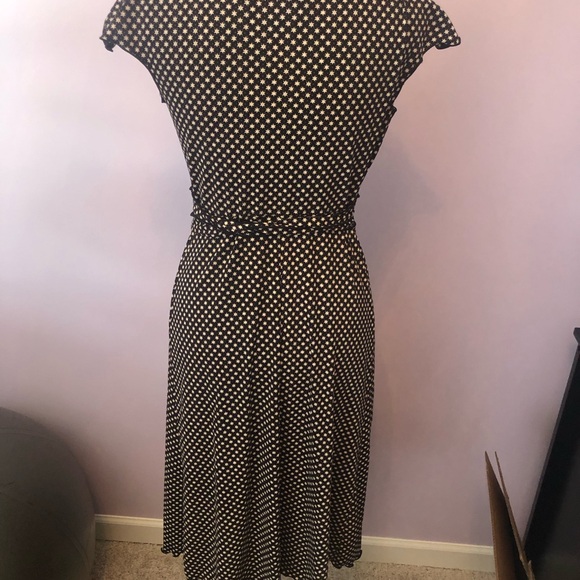 Max Studio ladies medium dress runs small. Tag is faded. Stretchy - Picture 6 of 11